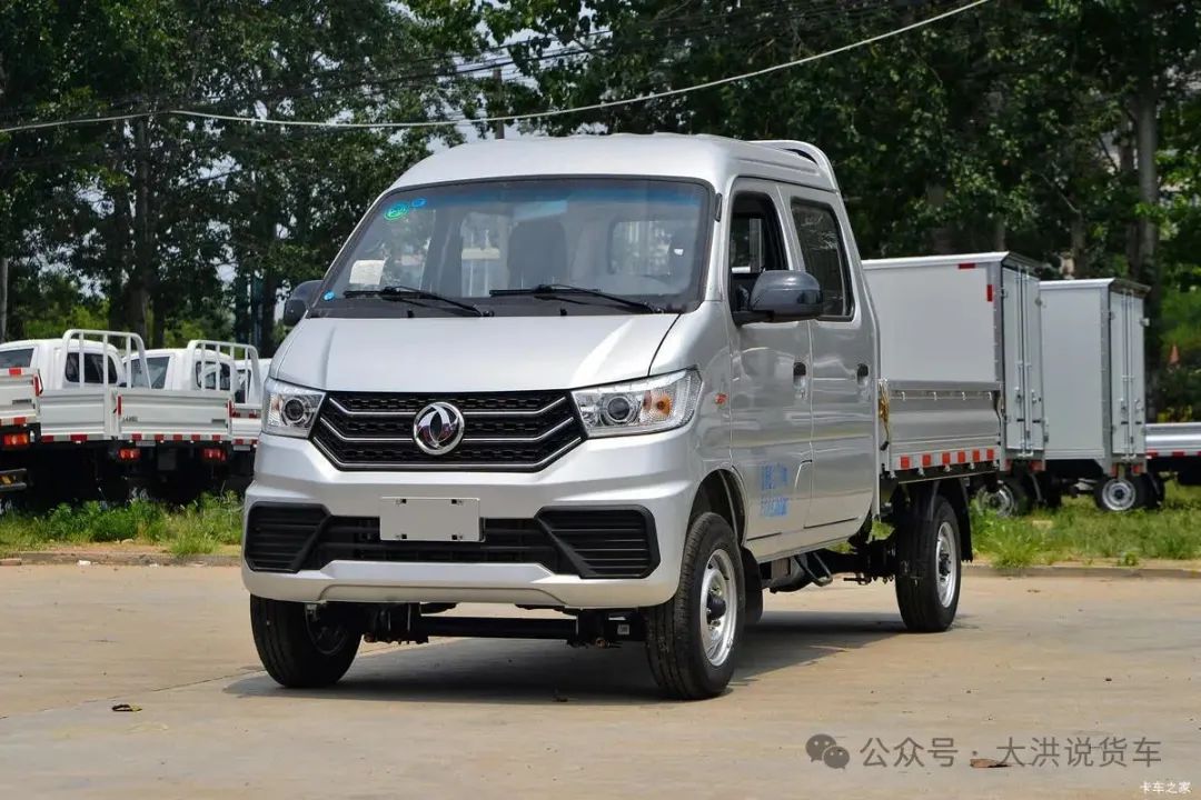 东风 小霸王W08 1.3L 91马力 汽油 2.21米双排栏板小卡(后单胎)(EQ1036D60Q4A)外观