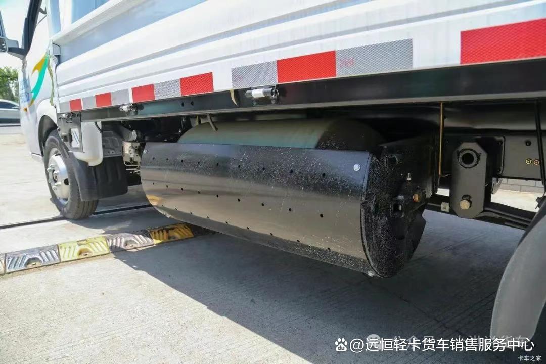 东风途逸T5 CNG省钱利器：经济高效的商用新选择(图4)