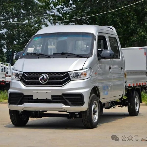 把空间装进现实，让每一趟都满载而归——选东风小霸王W08，创富快人一步！