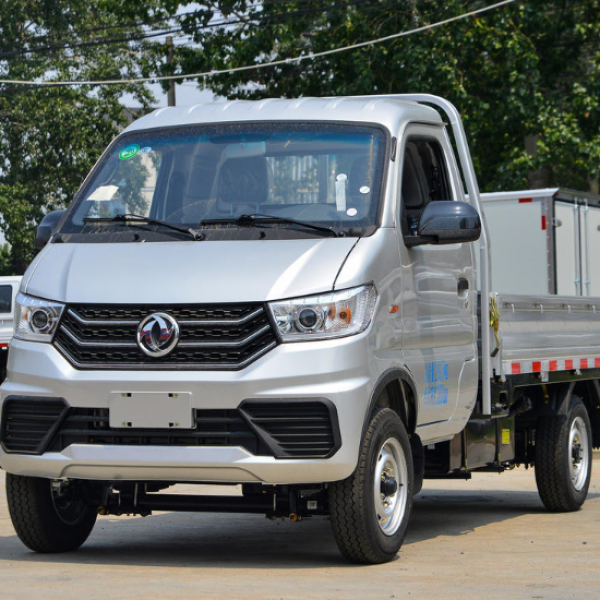 东风轻卡3.3米货车